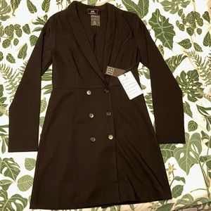 Brand New Stretchy Women’s Long Blazer/Dress Size Medium